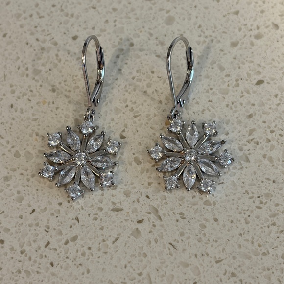 925 Sterling Silver Jewelry - 925 Sterling Silver Snowflake Earrings for Women Dangle Earrings Cubic Zirconia
